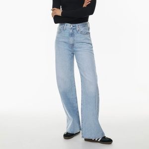 Levi’s Ribcage Wide leg Jean Size 27